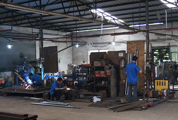 Lathe production workshop